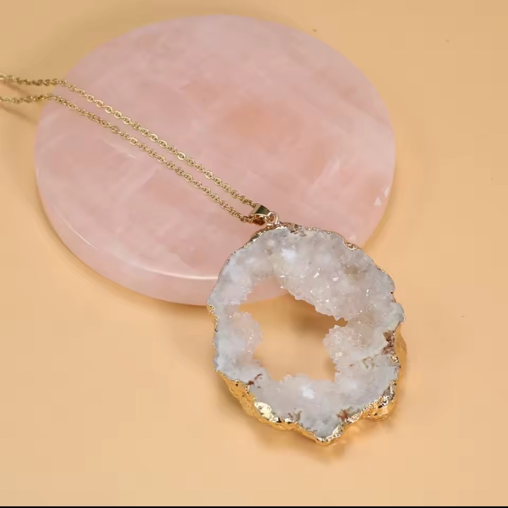 Elegant Gold and White Crystal Necklace